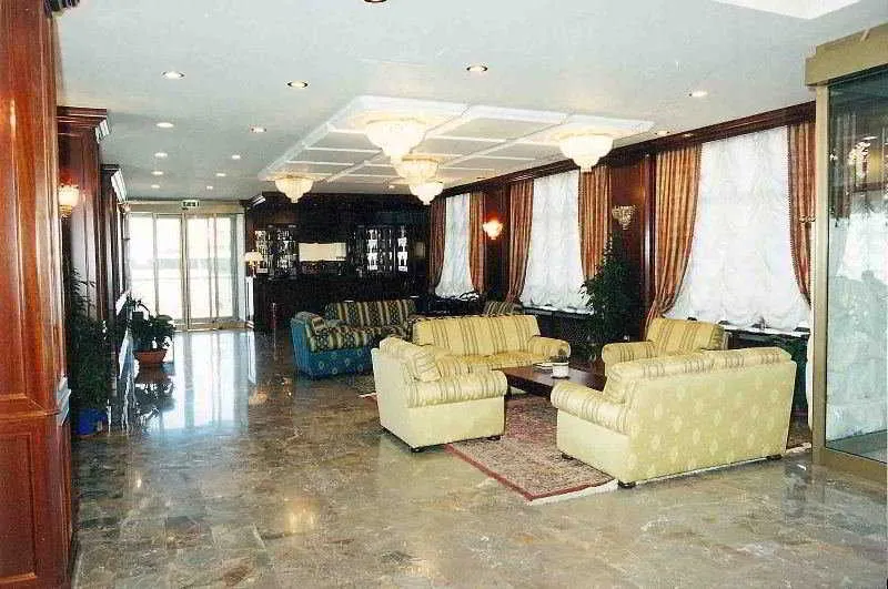 Lobby, City Caserta, Naples