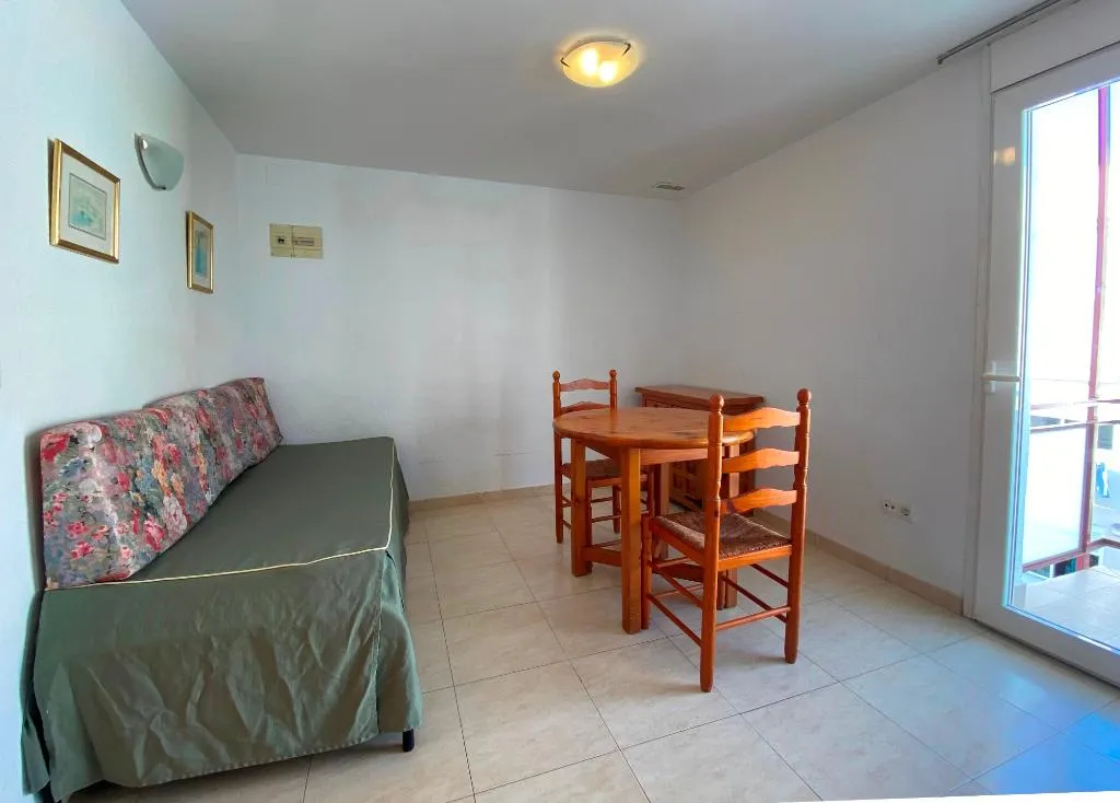 STUDIO CAPACITY 2 Room, Corcega, Costa Dorada