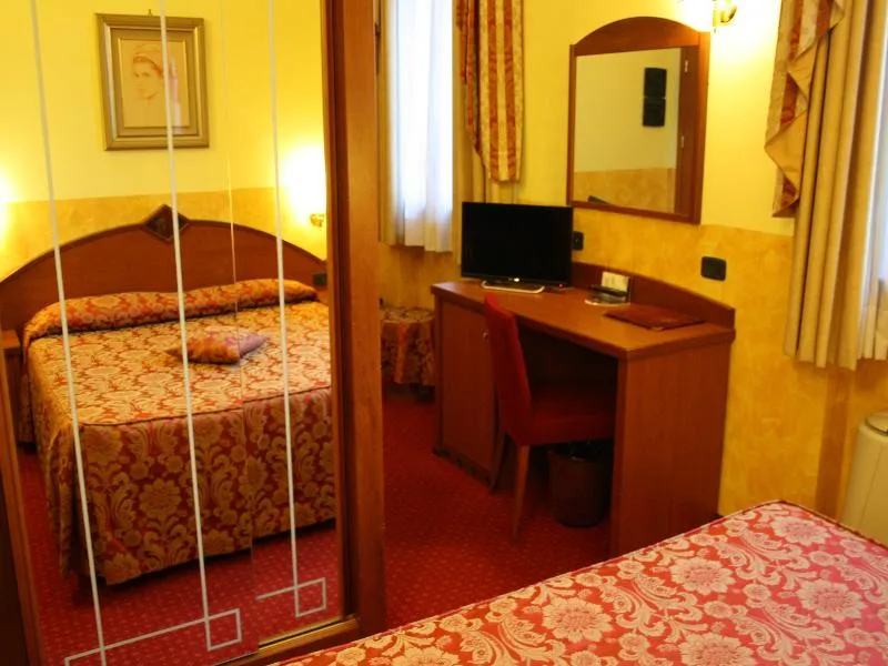 Room, Hotel Majestic - Linate Airport, Milan