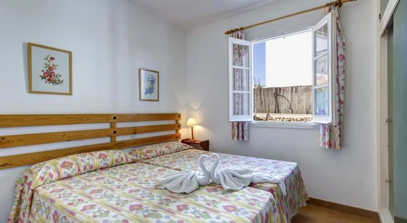 APARTMENT TWO BEDROOMS Room, Apartamentos Torreta, Menorca