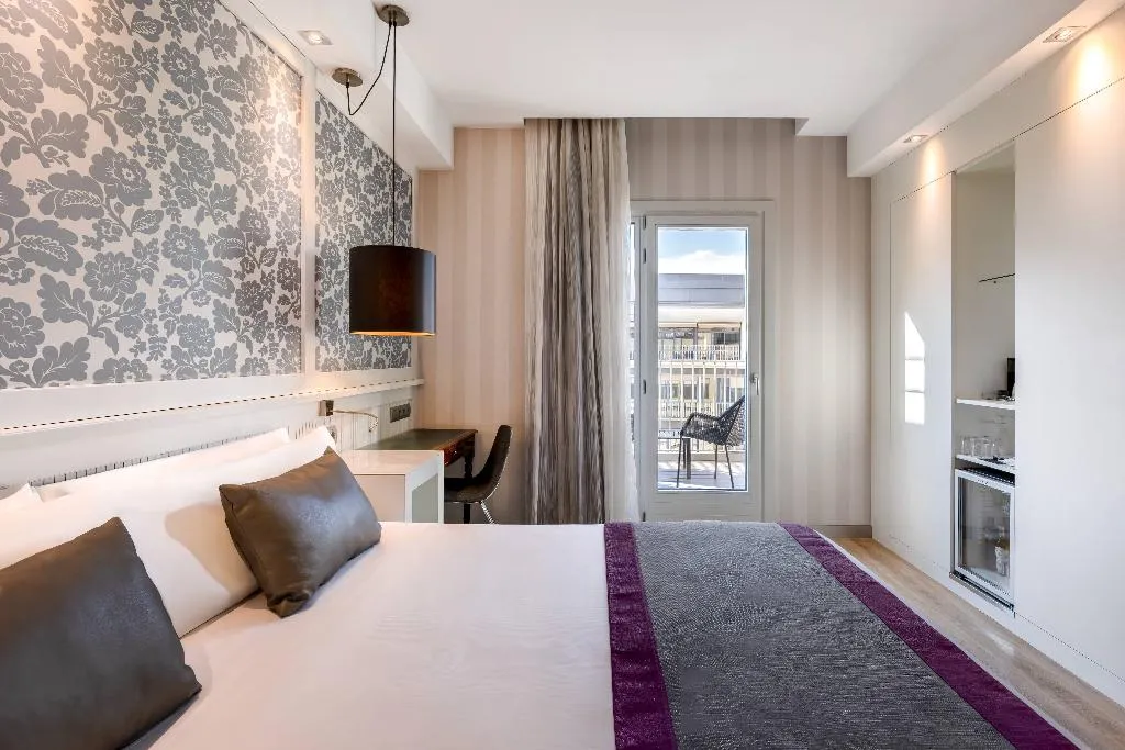 Double or Twin SUPERIOR WITH TERRACE Room, Catalonia Plaza Cataluña, Barcelona