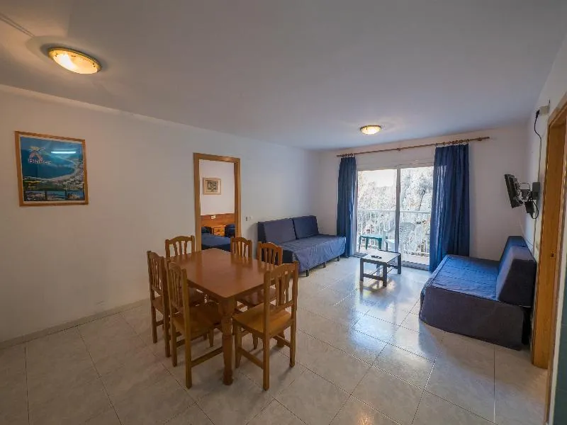APARTMENT CAPACITY 6 TWO BEDROOMS Room, Apartaments AR Nautic, Costa Brava