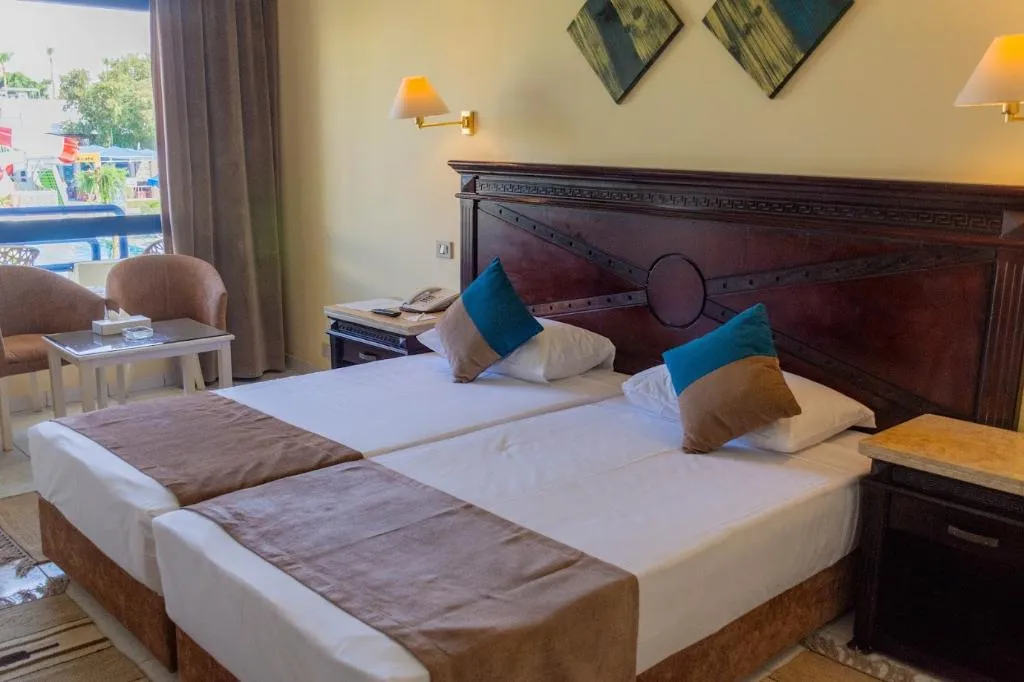 TRIPLE STANDARD Room, Cataract Sharm Resort, Red Sea Riviera