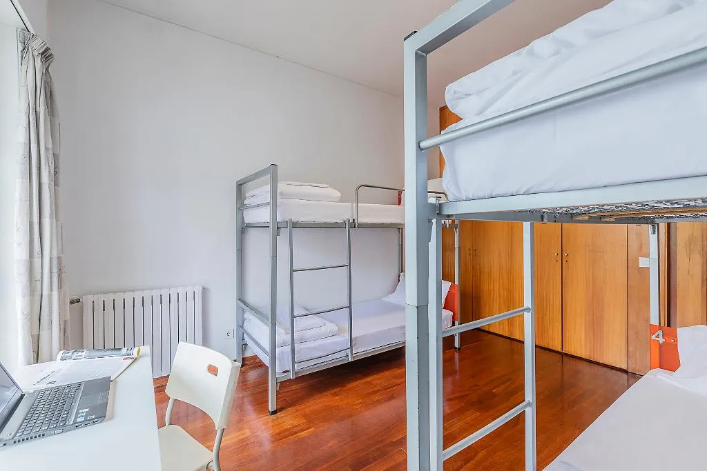 Bed in dormitory CAPACITY 4 Room, HI Porto - Youth Hostel, Porto