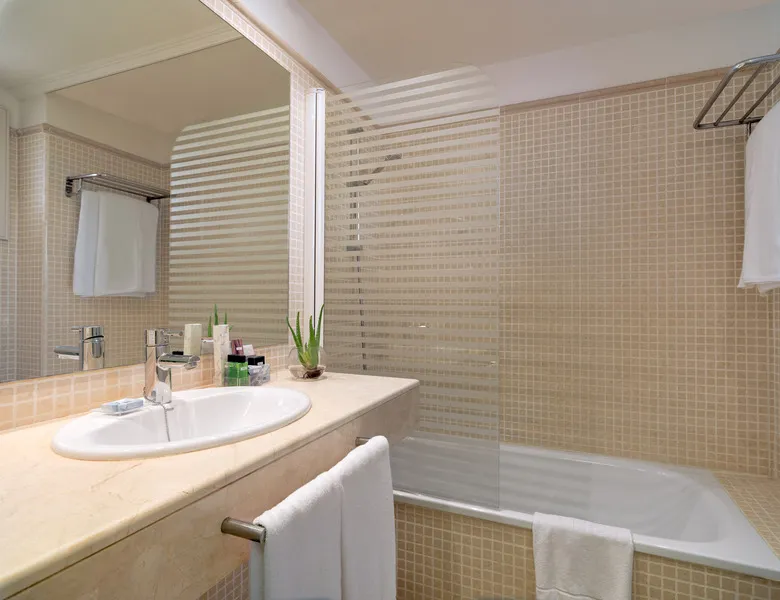 SUITE CAPACITY 4 Room, H10 Suites Lanzarote Gardens, Lanzarote