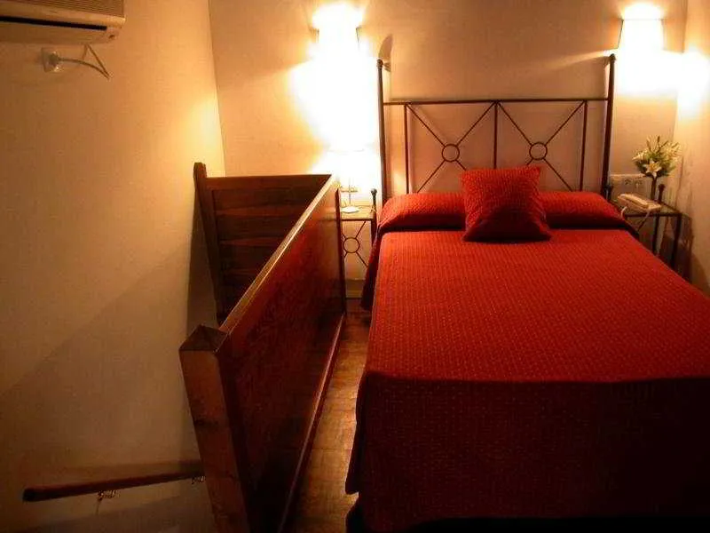 Room, YH Giralda, Seville