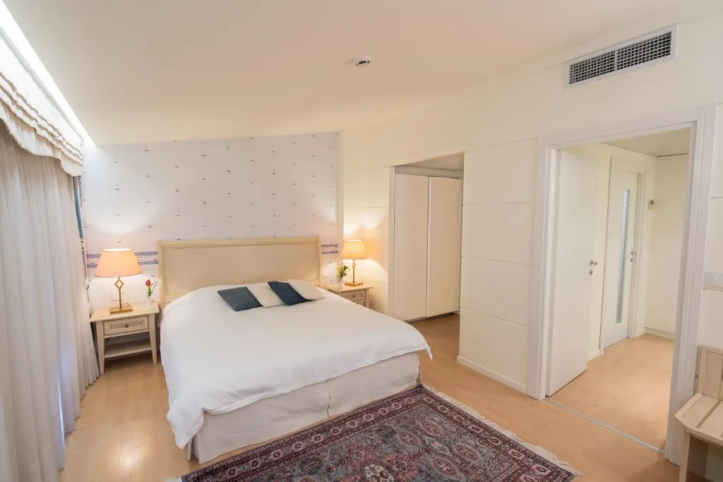 SUITE STANDARD Room, Poseidon Palace, Athens