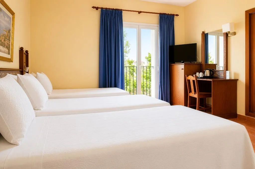 TRIPLE STANDARD Room, Hotel Roses Platja, Costa Brava