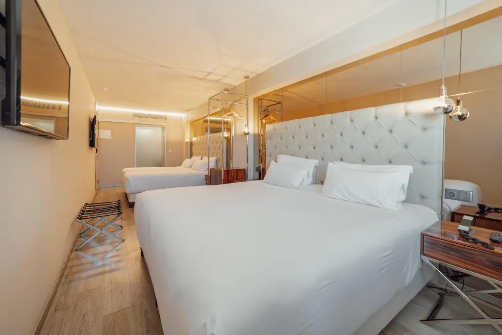 FAMILY ROOM STANDARD Room, ABC Hotel Porto - Boavista, Porto