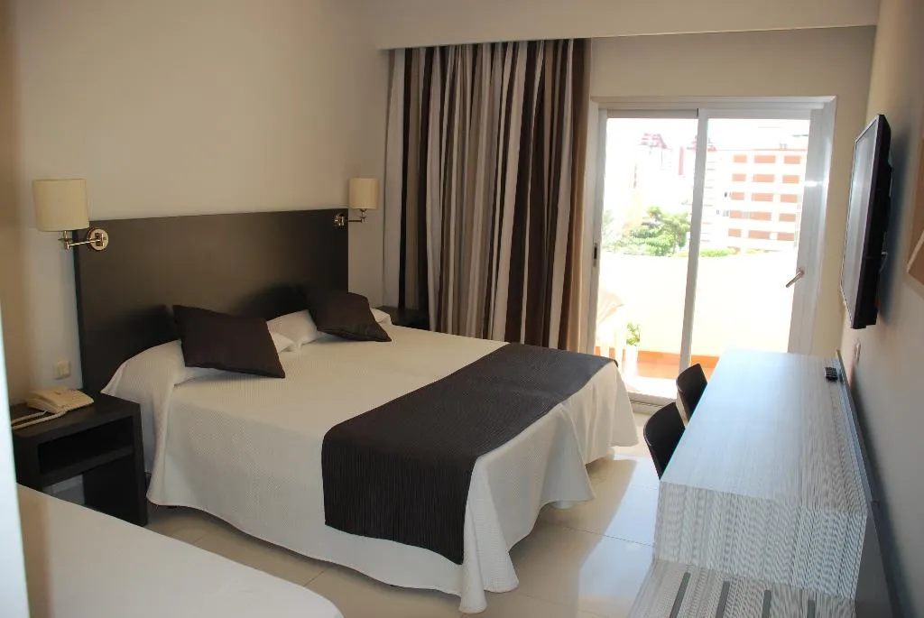 TRIPLE STANDARD Room, Los Robles, Valencia