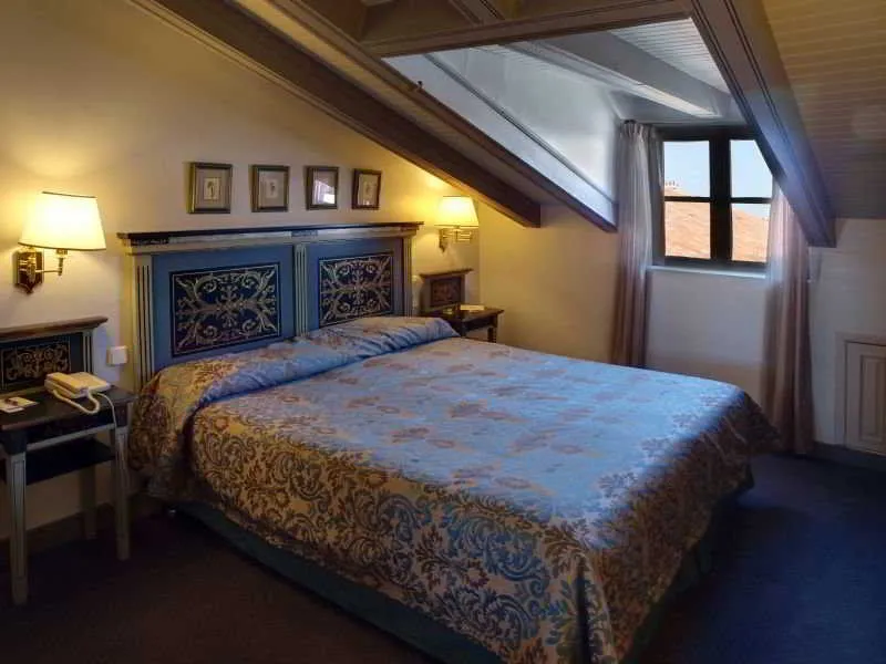 SINGLE STANDARD Room, Palacio de Velada, Madrid