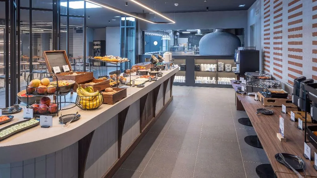 Restaurant, Holiday Inn Express Lisbon Principe Real, by IHG, Lisbon