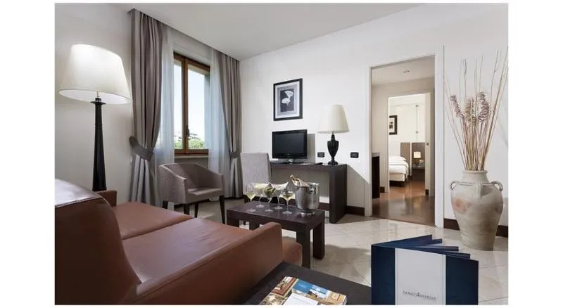 JUNIOR SUITE STANDARD Room, Th Roma - Carpegna Palace, Rome