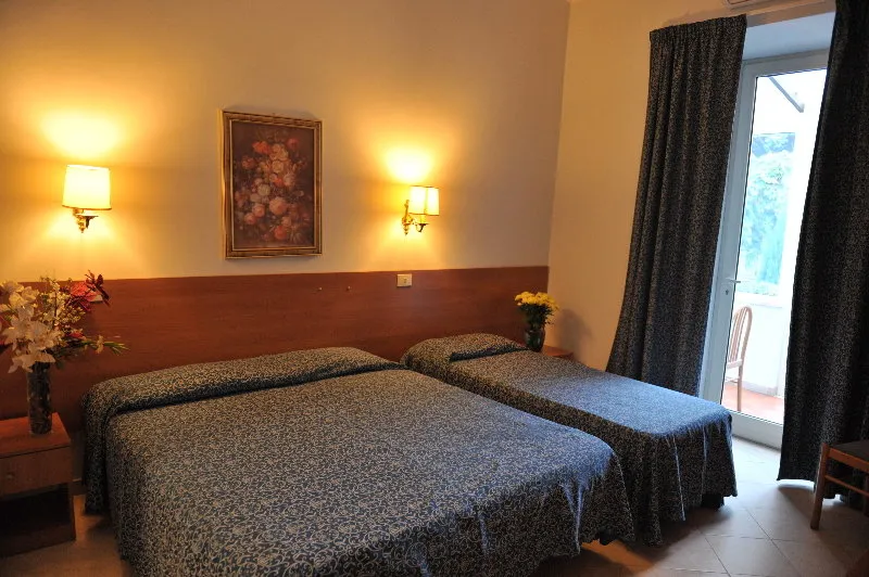 Room, Pyramid, Rome