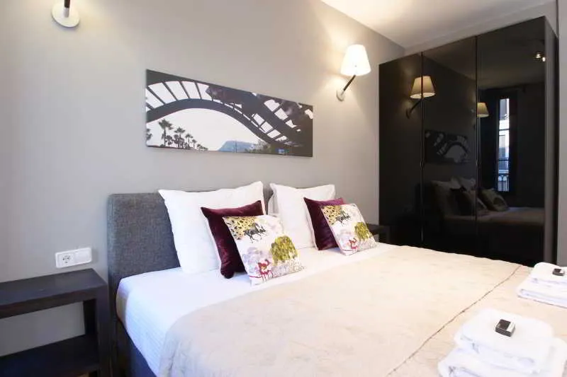 Room, Paseo De Gracia Apartments, Barcelona