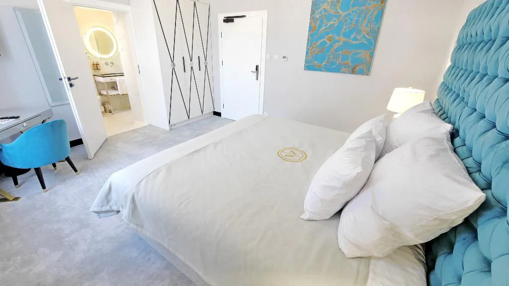 TWIN STANDARD Room, Szewska 22 Boutique, Krakow