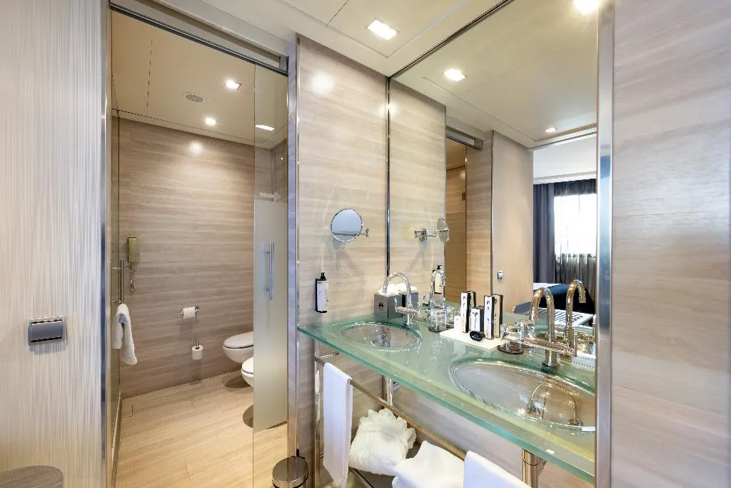 Room, Santos Maydrit Airport, Madrid