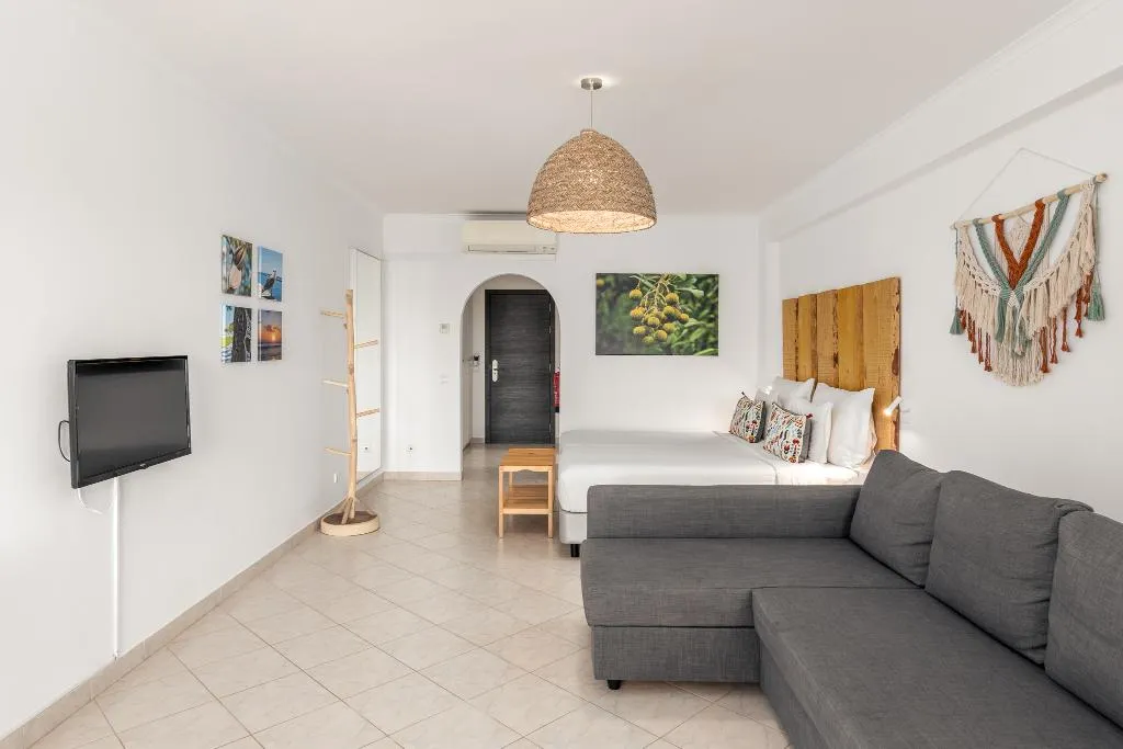 STUDIO SUPERIOR Room, Estudios Salinas, Algarve
