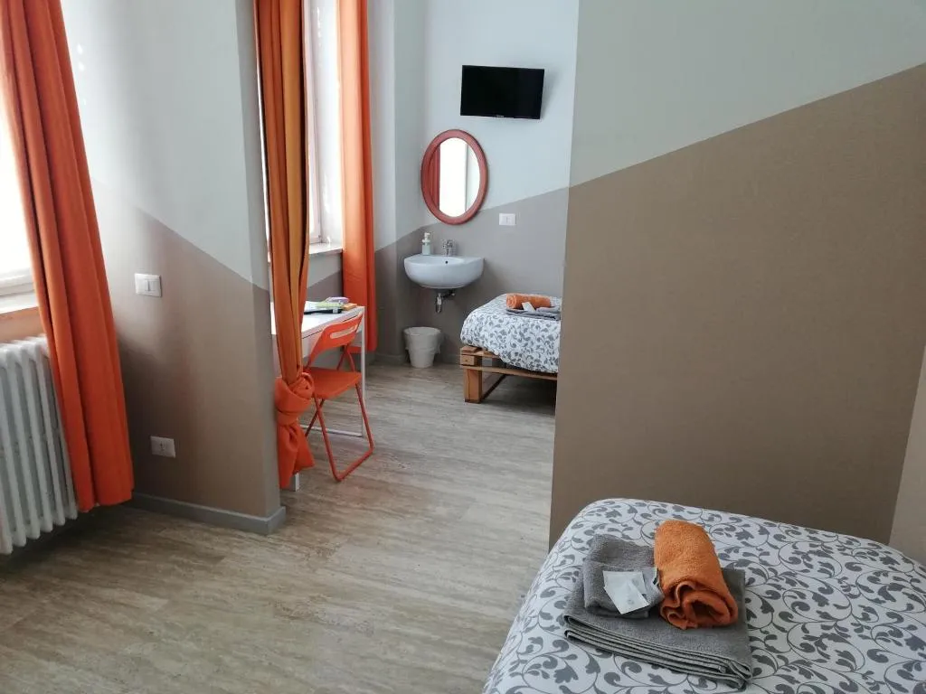 TWIN Shared external bathroom Room, Woodhouse Hotel, Milan