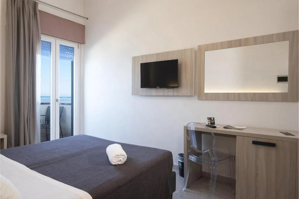 Double or Twin SEA VIEW WITH BALCONY Room, Tirreno Hotel, Palermo