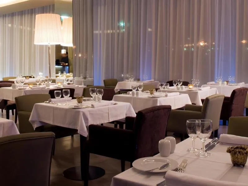 Restaurant, Golden Tulip São João da Madeira, Porto