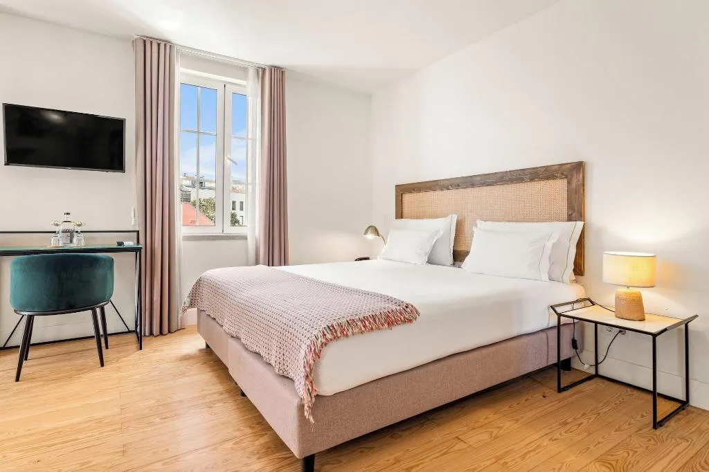 Room, Jardim Da Lapa By Shiadu, Lisbon