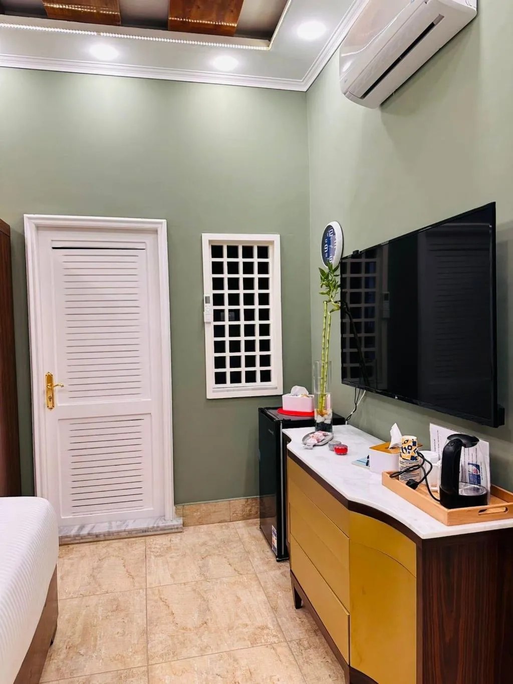Room, Ga Plus, Cairo