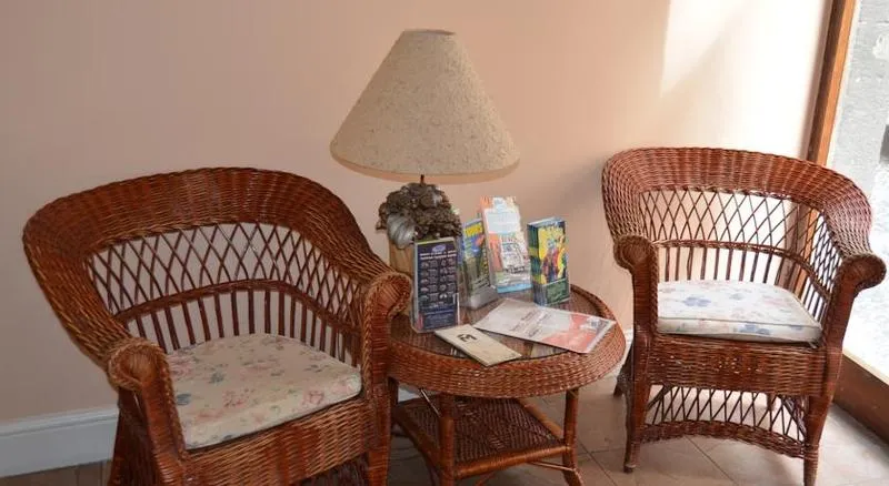 Lobby, Residencial Mariazinha, Madeira