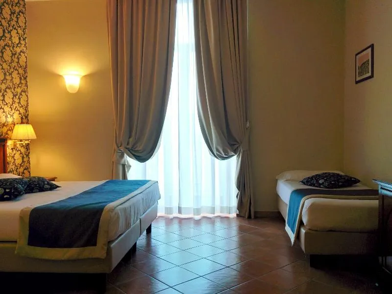 TRIPLE STANDARD Room, Hotel Nuvo, Naples