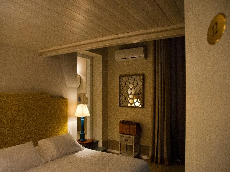 QUADRUPLE CITY VIEW Room, Black 5 Florence Suite, Florence
