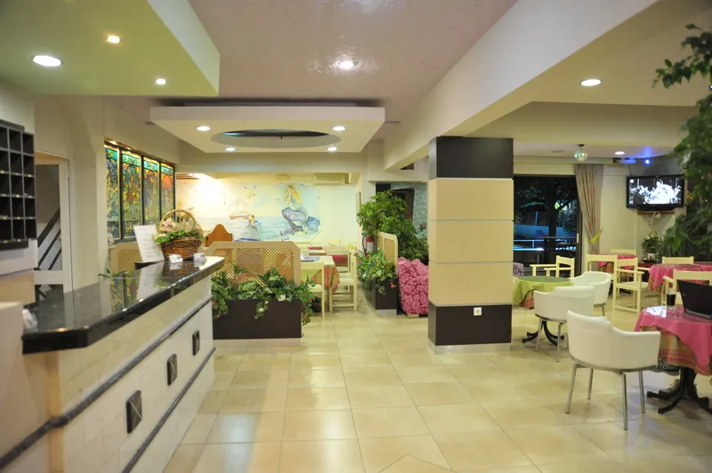 Lobby, Anseli, Rhodes