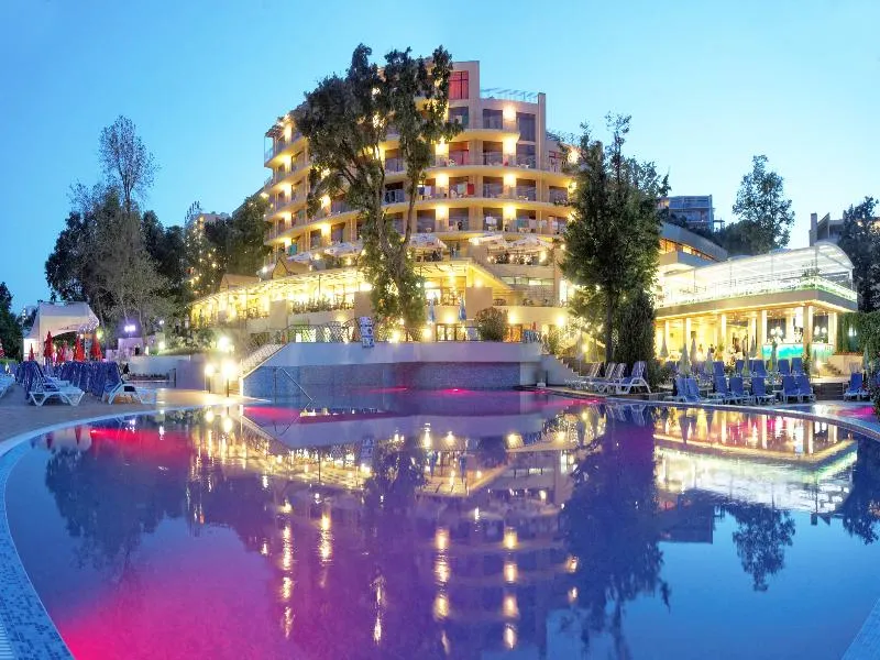 Pool, Kristal, Varna