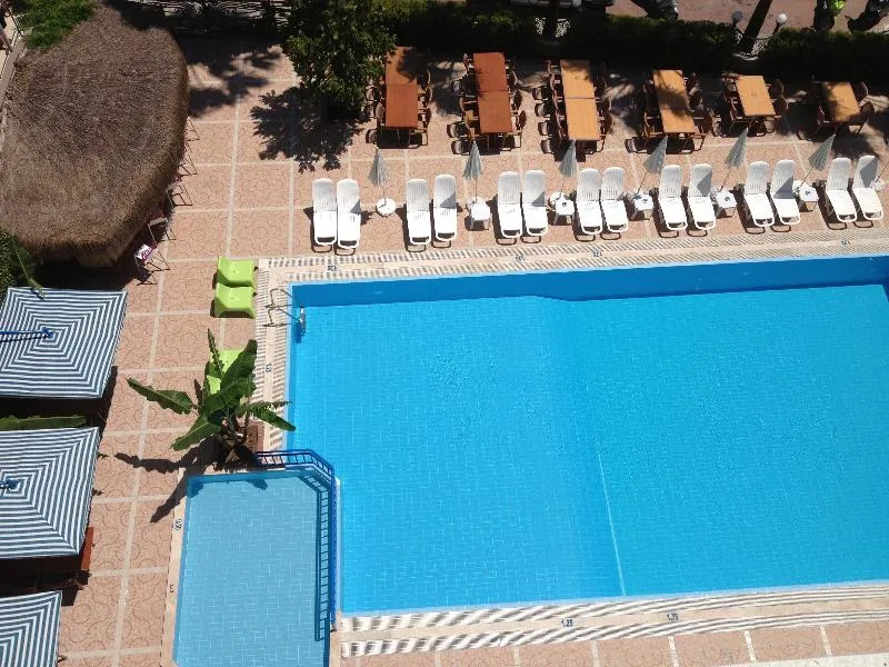 Pool, Sesin, Dalaman