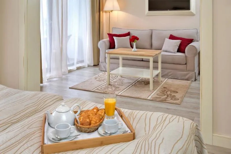 SINGLE PARK VIEW Room, White Rock Castle Suite Hotel & Spa, Varna