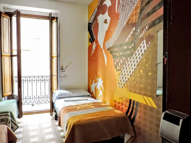 Bed in dormitory WITH SHARED BATHROOM Room, Home Youth Hostel, Valencia