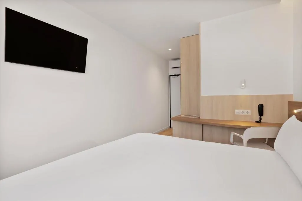 Room, B&B Hotel Viana Do Castelo, Porto