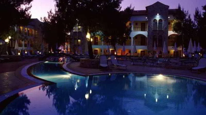 Pool, Lesse, Halkidiki