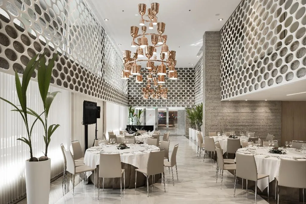 Restaurant, NH Collection Madrid Eurobuilding, Madrid