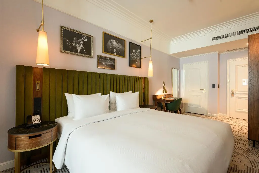 DOUBLE DELUXE Room, Hotel Saski Krakow, Curio collection by Hilton, Krakow