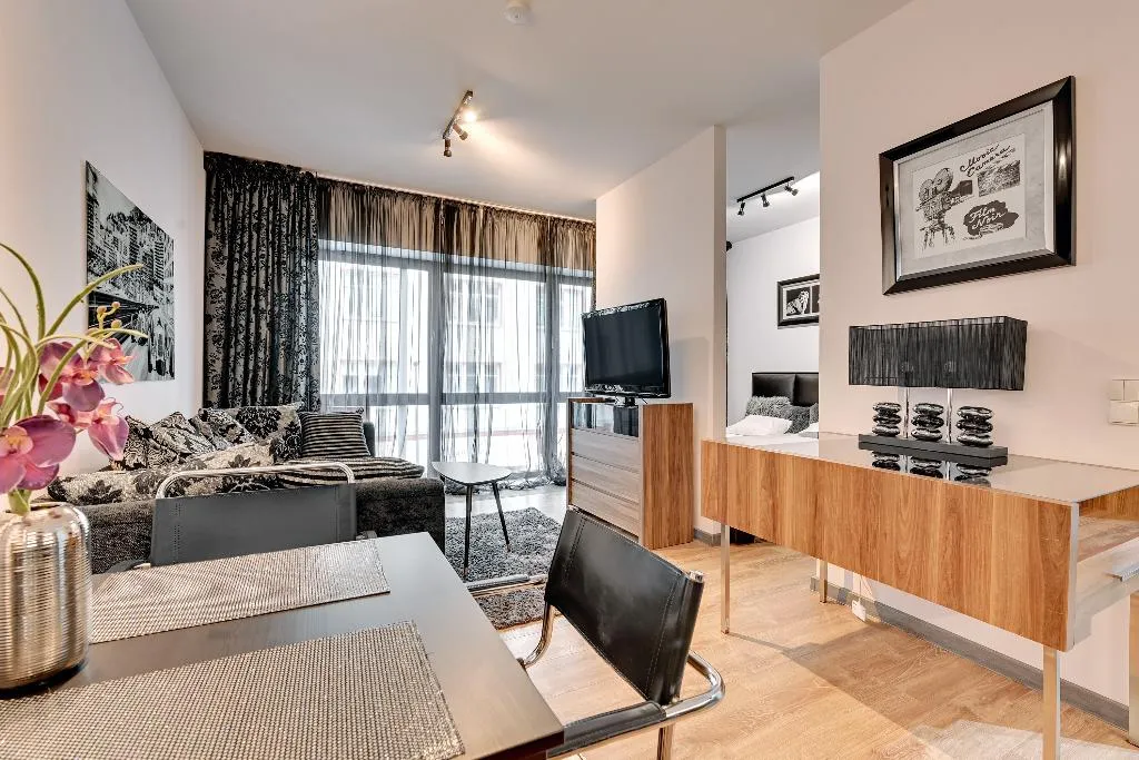APARTMENT DELUXE ONE BEDROOM Room, Dom & House Apartments Baltiq Plaza, Gdansk