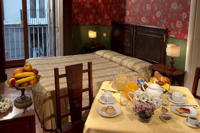 Room, Chiaja de Charme, Naples