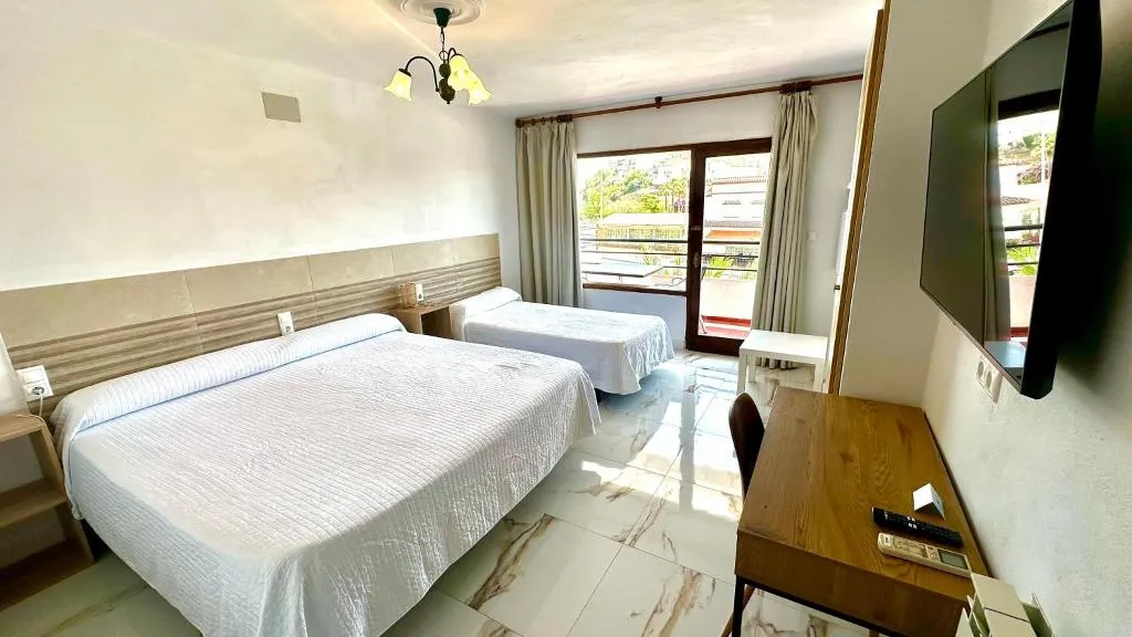 TRIPLE ECONOMY Room, Hostal Sorbas, Andalucia