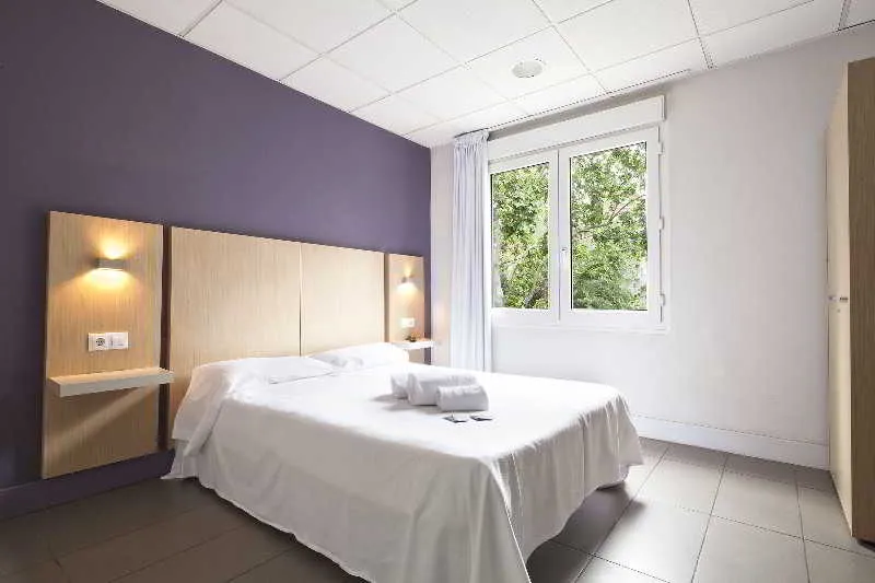 Room, Putxet by Gaiarooms, Barcelona