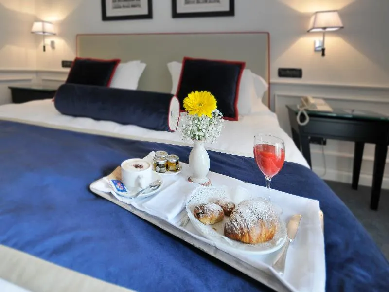 Room, Grand Hotel Oriente, Naples