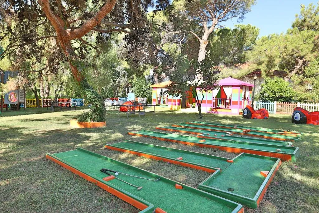 Sports and Entertainment, Crystal Prestige Pearl Collection, Antalya