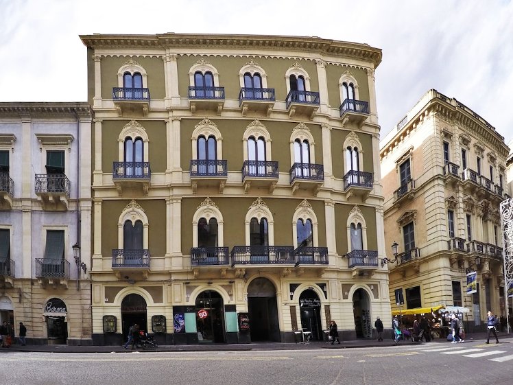 Art Fashion House Luxury Rooms, Catania