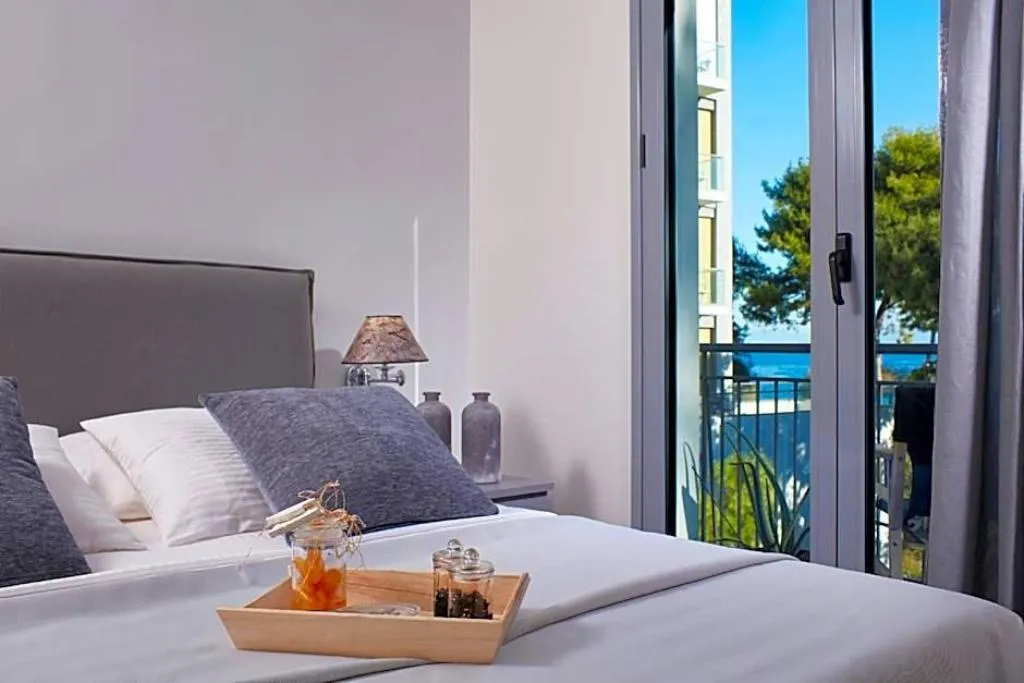 Room, The Gardens Gallery Hotel, Athens