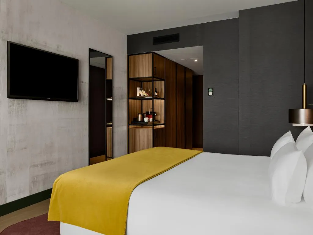 DOUBLE PREMIUM Room, NH Collection Amsterdam Flower Market, Amsterdam