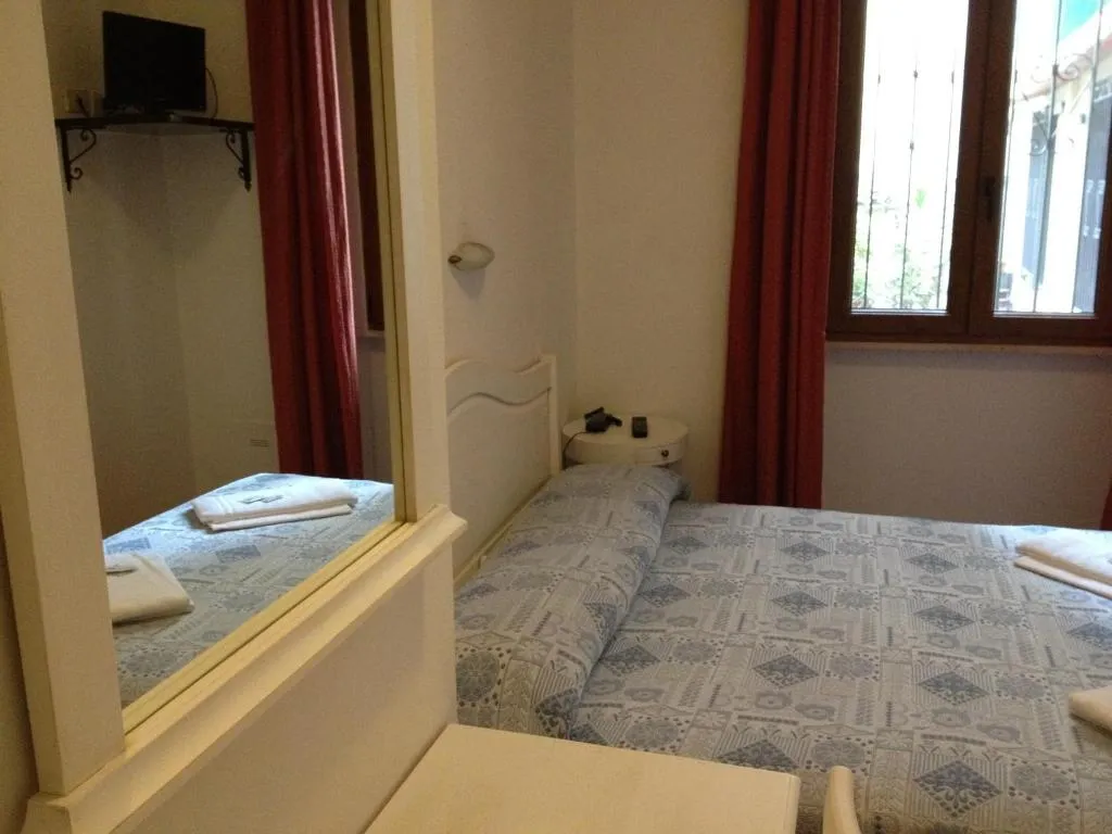 DOUBLE SUPERIOR Room, Albergo Sonia, Florence