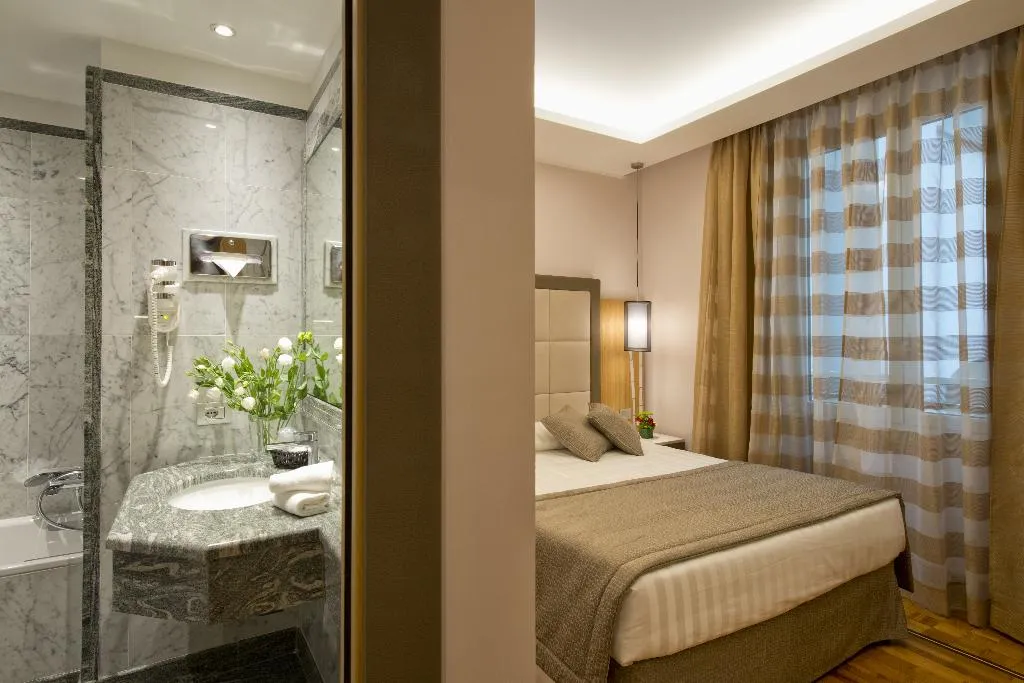 DOUBLE DELUXE Room, Giolli Nazionale, Rome
